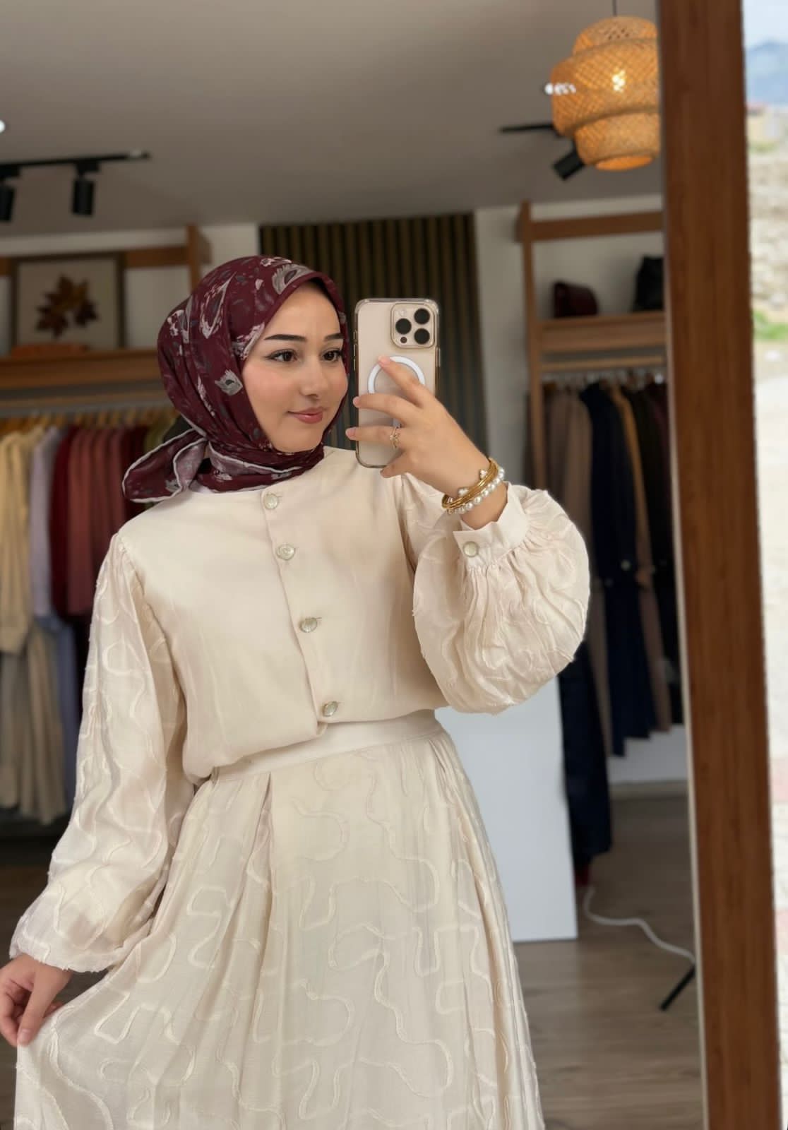 Karamesutlu Hoş Bayan Escort Bayan Ajda