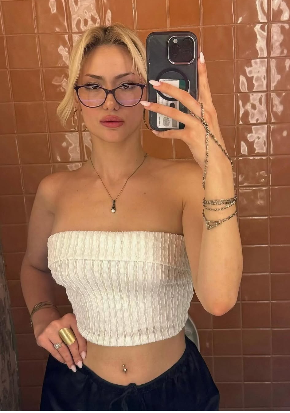 Karabayır Geceyi Dolduran Kadın Escort Bayan Funda